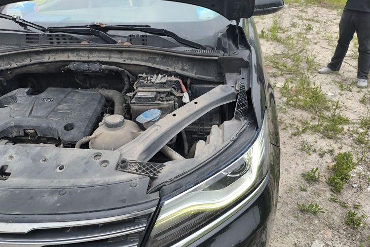 Used Roewe RX5 2016 20T Two-Wheel Drive Automatic Internet Smart Edition Engine Bay Left