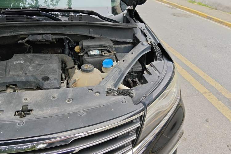 Used Roewe RX5 2016 20T Two-Wheel Drive Automatic Internet Smart Edition Engine Bay Left