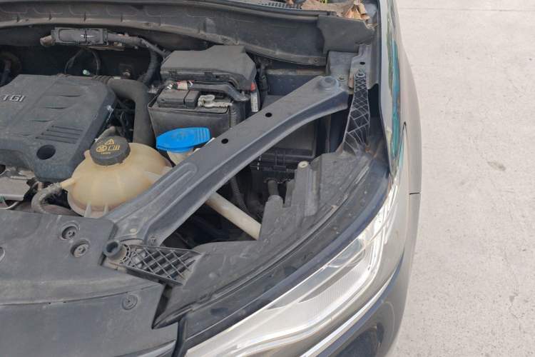 Used Roewe RX5 2016 20T Two-Wheel Drive Automatic Internet Smart Edition Engine Bay Left