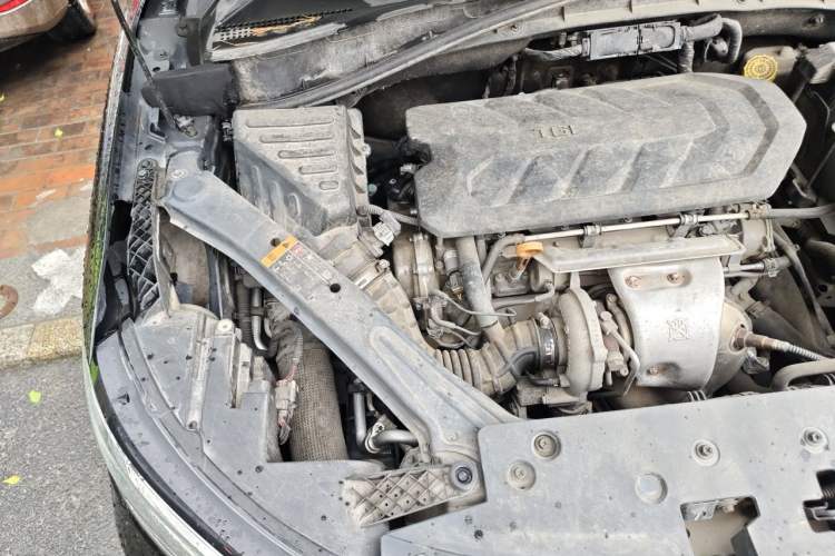 Used Roewe RX5 2016 30T Two-Wheel Drive Automatic Internet Smart Edition Engine Bay Right