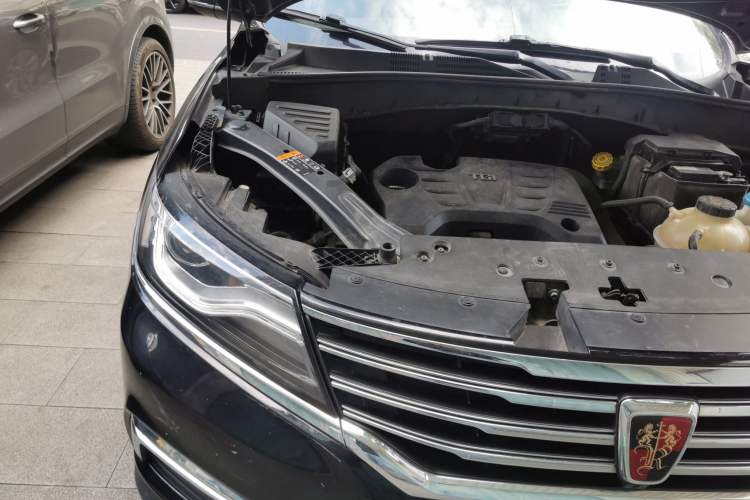 Used Roewe RX5 2016 20T Two-Wheel Drive Manual Flagship Edition Engine Bay Right