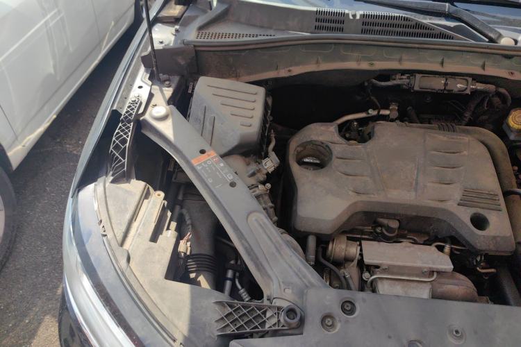 Used Roewe RX5 2016 20T Two-Wheel Drive Automatic Internet Smart Edition Engine Bay Right
