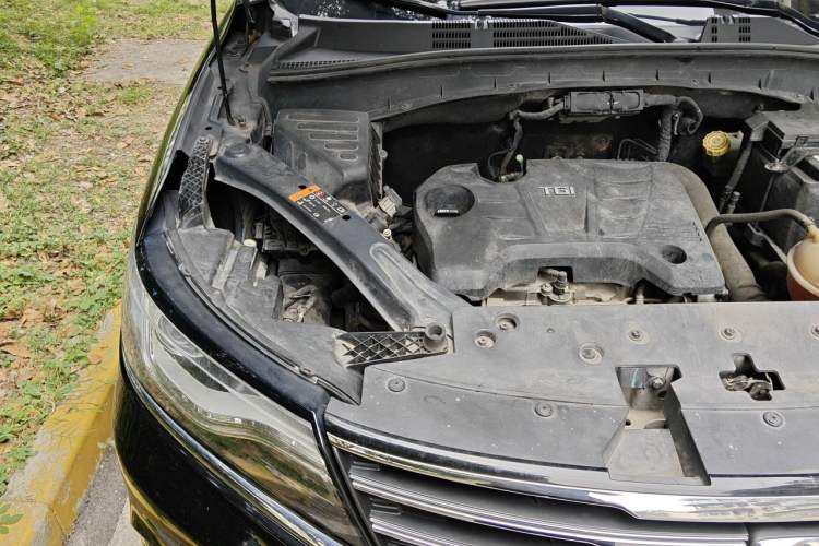 Used Roewe RX5 2016 20T Two-Wheel Drive Automatic Internet Smart Edition Engine Bay Right
