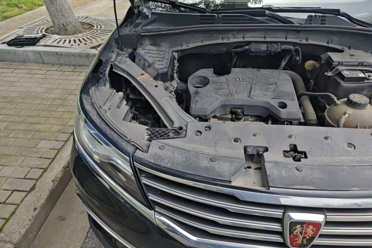 Used Roewe RX5 2016 20T Two-Wheel Drive Automatic Flagship Edition Engine Bay Right