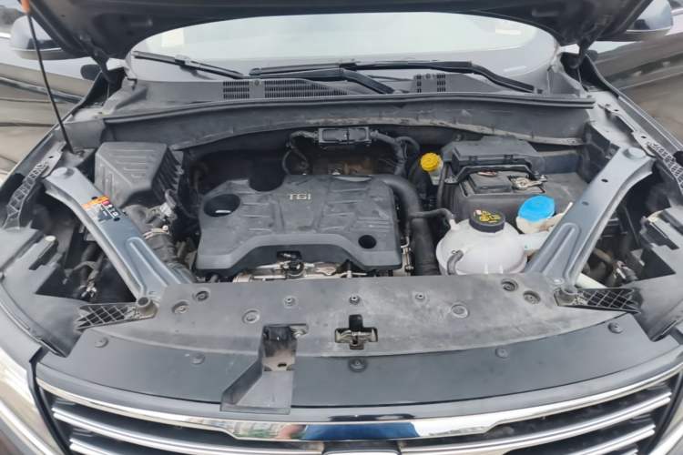 Used Roewe RX5 2016 20T Two-Wheel Drive Automatic Flagship Edition Engine Bay