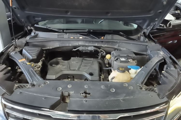 Used Roewe RX5 2016 20T Two-Wheel Drive Automatic Flagship Edition Engine Bay