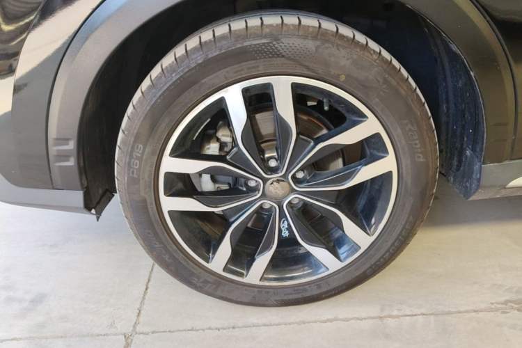Used Roewe RX5 2016 30T Two-Wheel Drive Automatic Internet Smart Edition Exterior 2