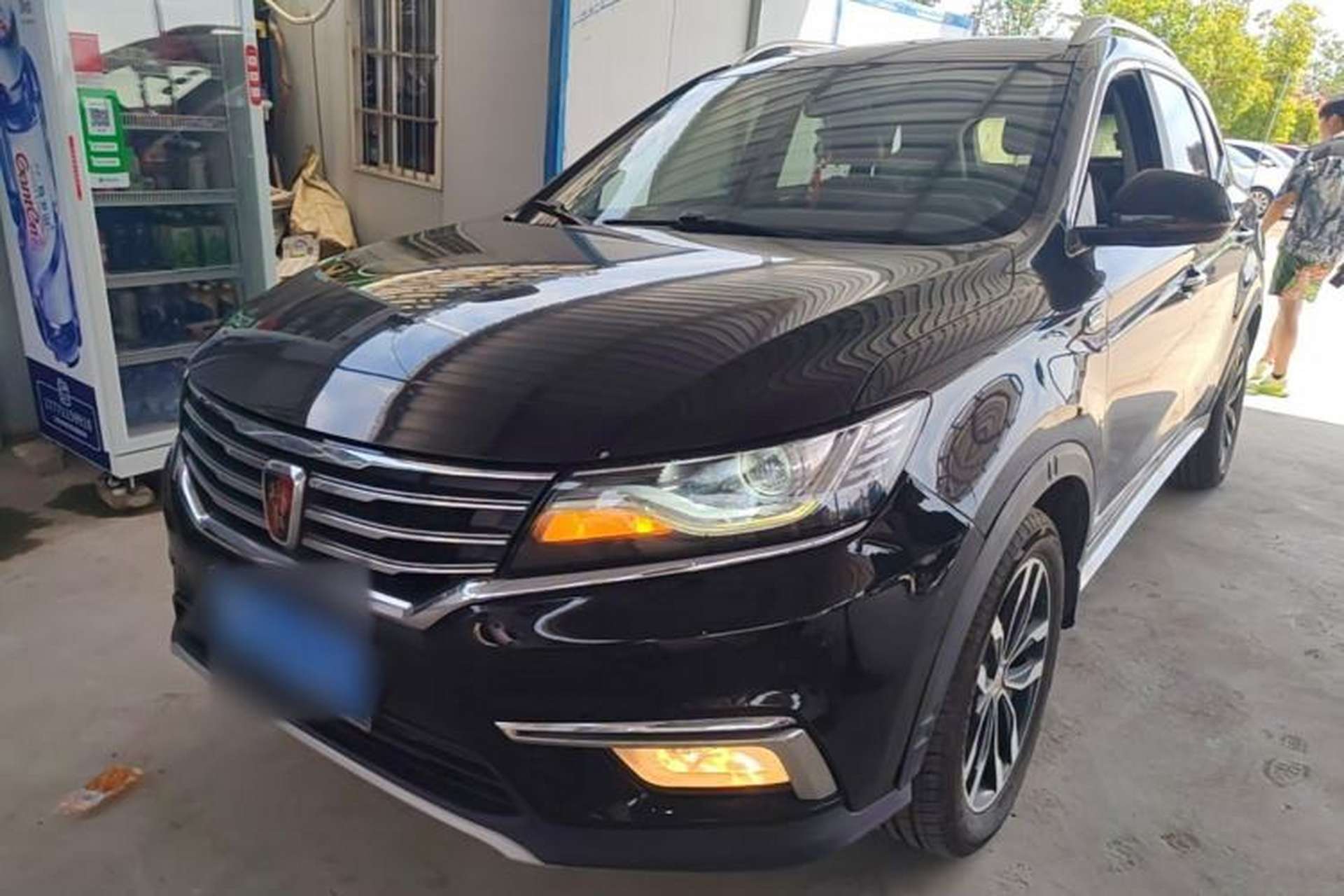 Used Roewe RX5 2016 20T Two-Wheel Drive Automatic Internet Smart Edition Front Left 45 Deg