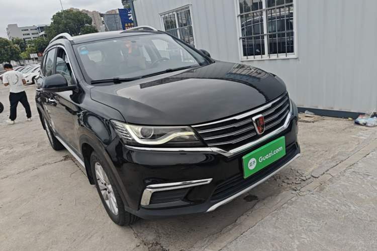Used Roewe RX5 2016 20T Two-Wheel Drive Automatic Flagship Edition Front Right 45 Deg