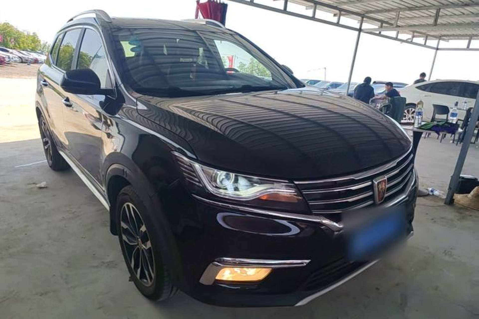 Used Roewe RX5 2016 20T Two-Wheel Drive Automatic Internet Smart Edition Front Right 45 Deg