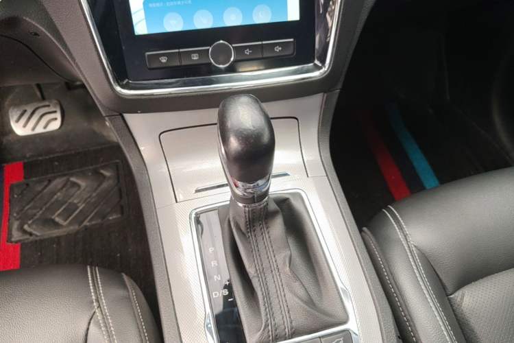 Used Roewe RX5 2016 30T Two-Wheel Drive Automatic Internet Smart Edition Gear Lever