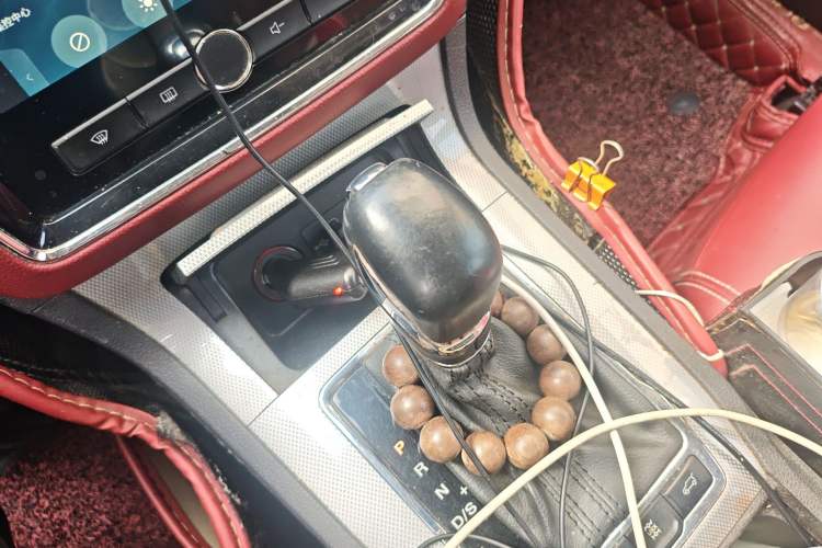 Used Roewe RX5 2016 30T Four-Wheel Drive Automatic Internet Smart Luxury Edition Gear Lever