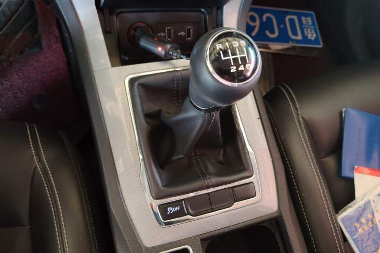 Used Roewe RX5 2016 20T Two-Wheel Drive Manual Transmission Internet Smart Edition Gear Lever
