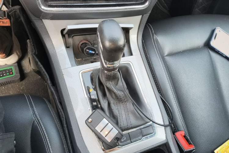 Used Roewe RX5 2016 20T Two-Wheel Drive Automatic Flagship Edition Gear Lever
