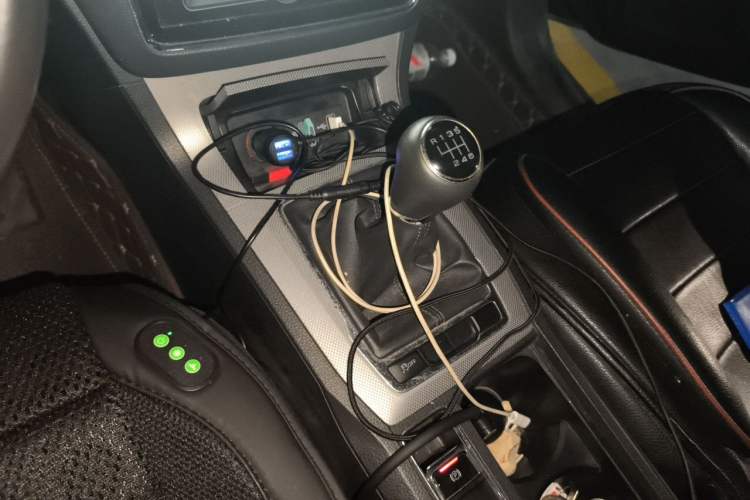 Used Roewe RX5 2016 20T Two-Wheel Drive Manual Transmission Internet Smart Edition Gear Lever
