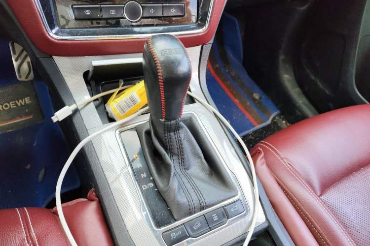 Used Roewe RX5 2016 30T Four-Wheel Drive Automatic Internet Smart Luxury Edition Gear Lever