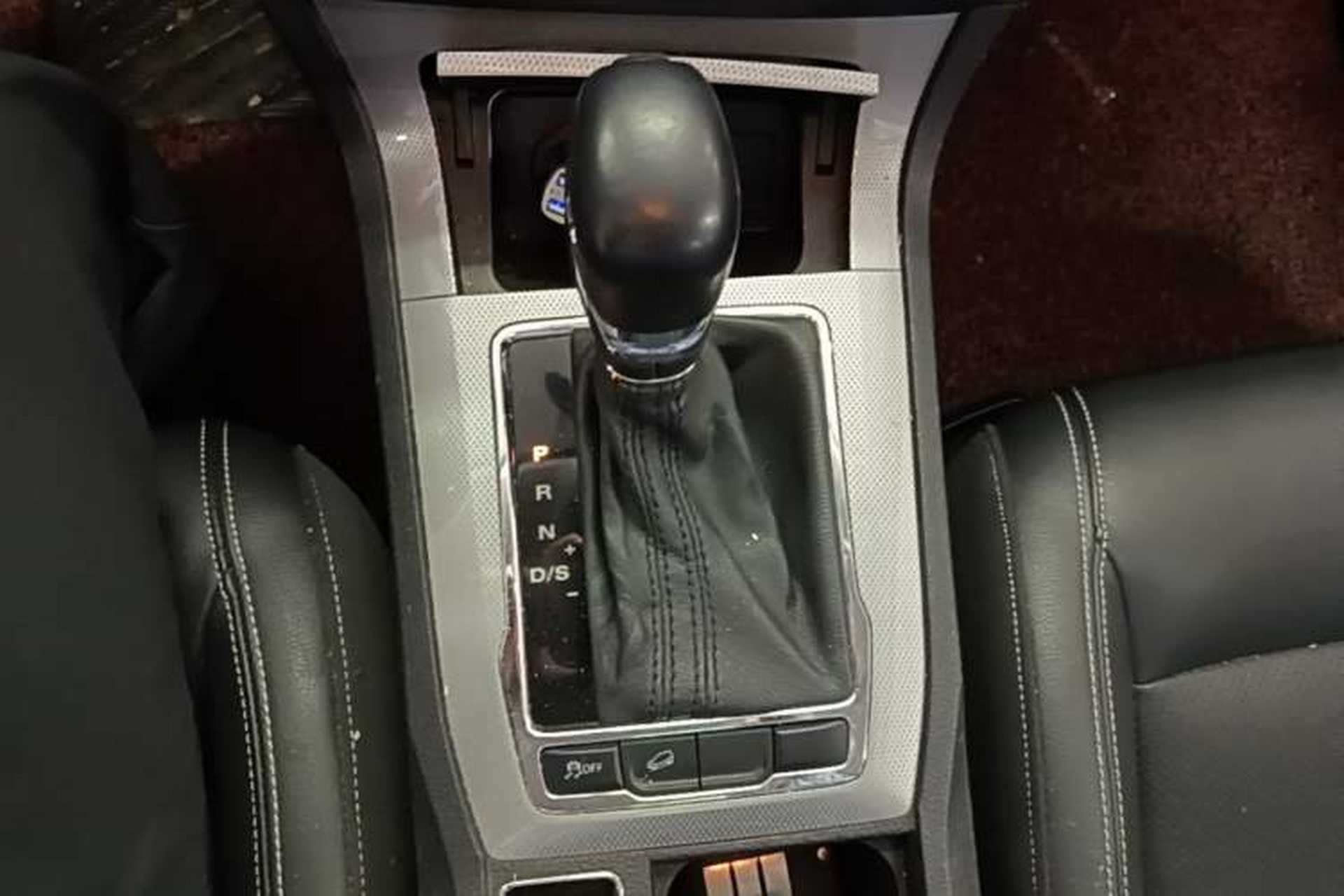 Used Roewe RX5 2016 20T Two-Wheel Drive Automatic Flagship Edition Gear Lever