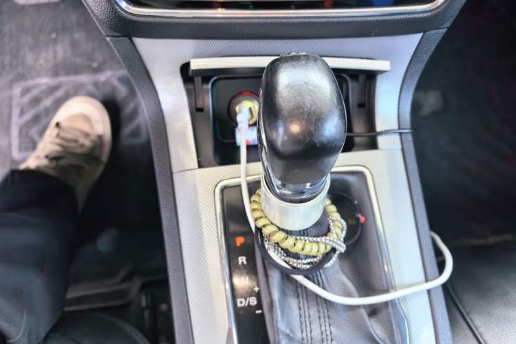 Used Roewe RX5 2016 20T Two-Wheel Drive Automatic Flagship Edition Gear Lever