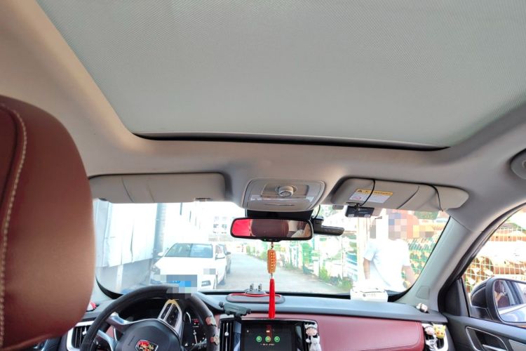 Used Roewe RX5 2016 30T Four-Wheel Drive Automatic Internet Smart Luxury Edition Headliner