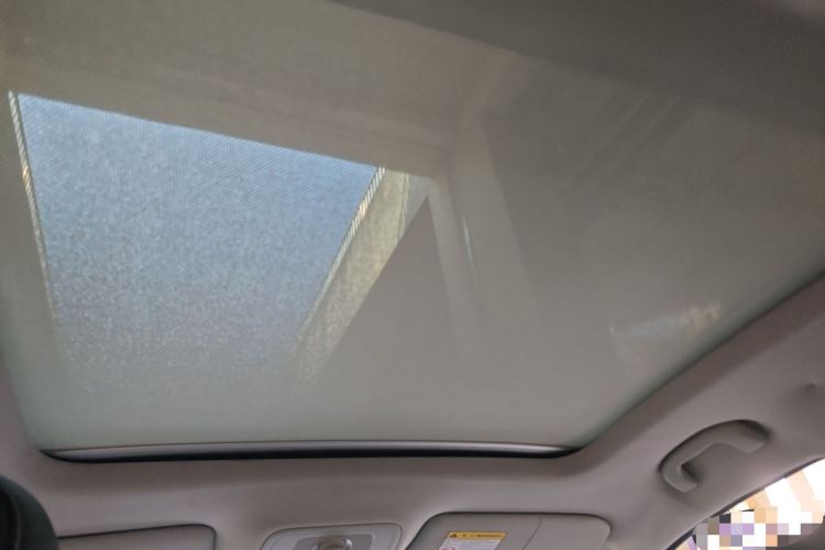 Used Roewe RX5 2016 20T Two-Wheel Drive Automatic Internet Smart Edition Headliner