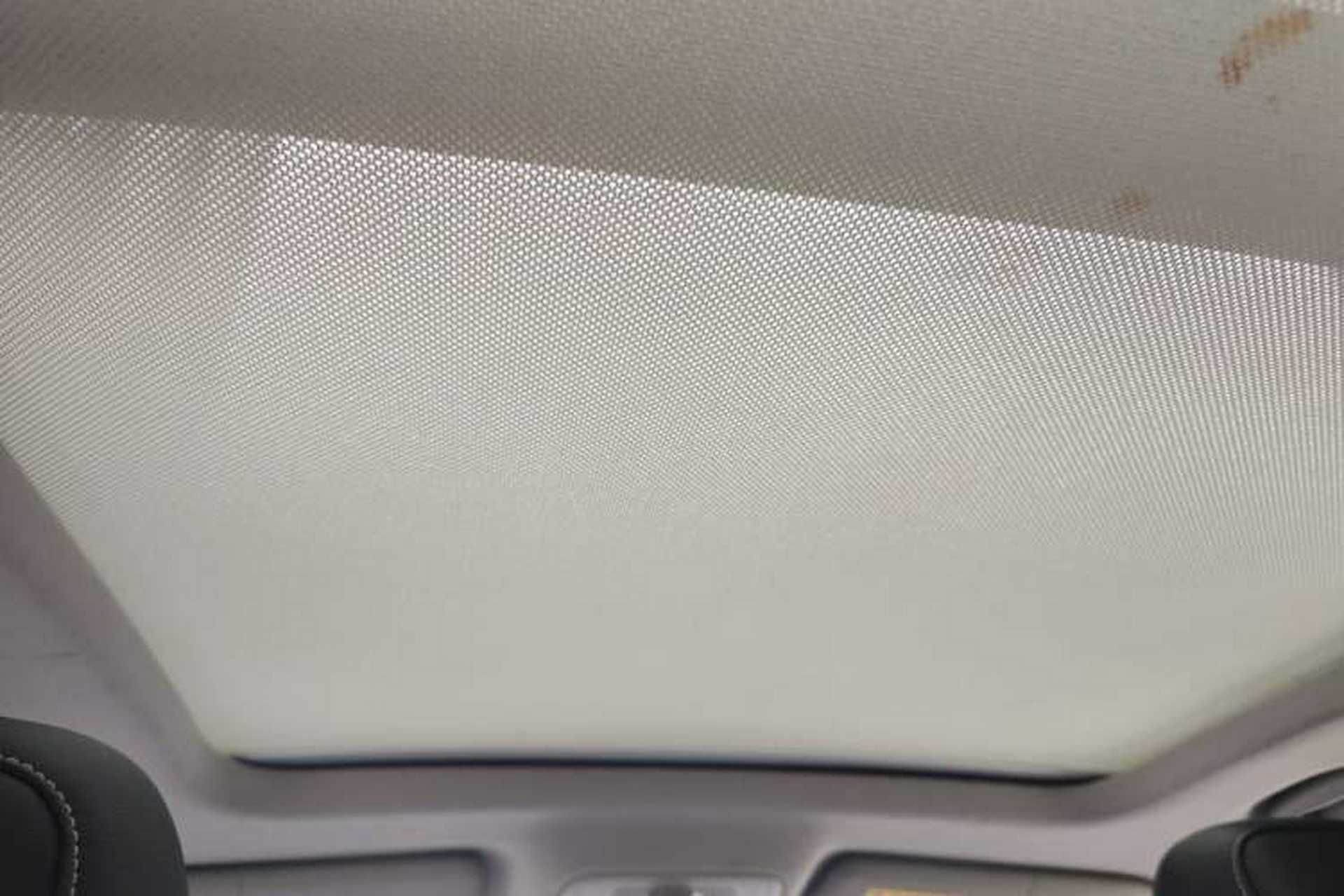 Used Roewe RX5 2016 20T Two-Wheel Drive Automatic Internet Smart Edition Headliner