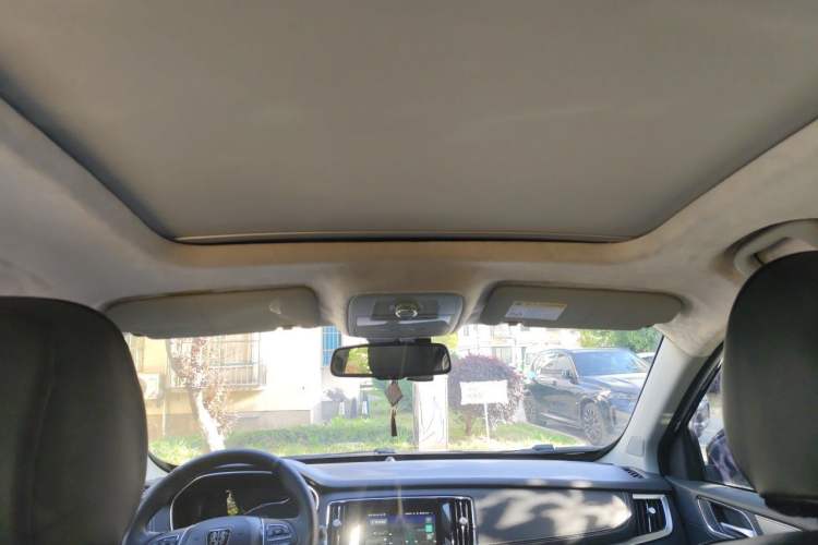Used Roewe RX5 2016 30T Two-Wheel Drive Automatic Internet Smart Edition Headliner