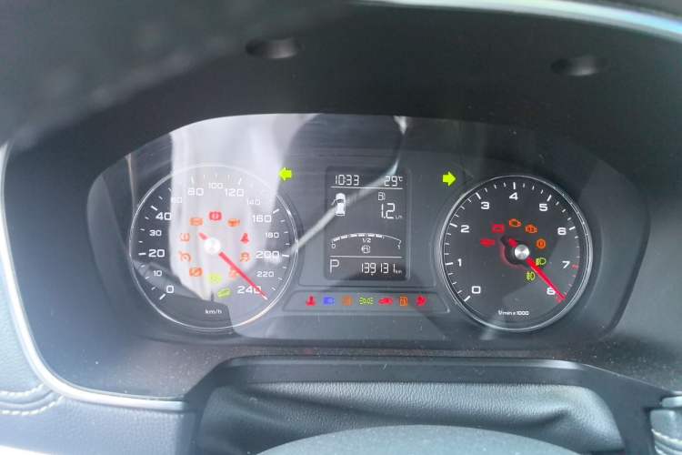 Used Roewe RX5 2016 20T Two-Wheel Drive Automatic Internet Smart Edition Instrument Cluster