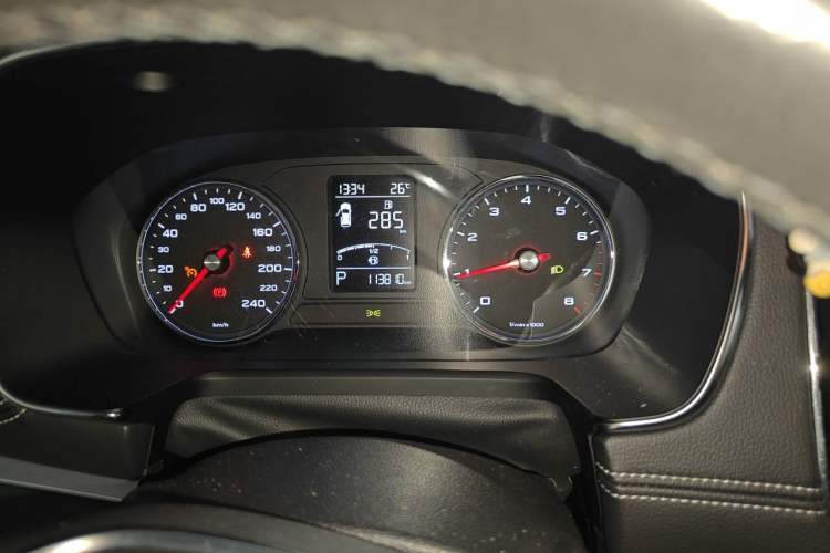 Used Roewe RX5 2016 20T Two-Wheel Drive Automatic Internet Smart Edition Instrument Cluster