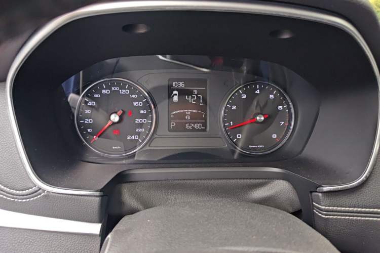 Used Roewe RX5 2016 20T Two-Wheel Drive Automatic Flagship Edition Instrument Cluster