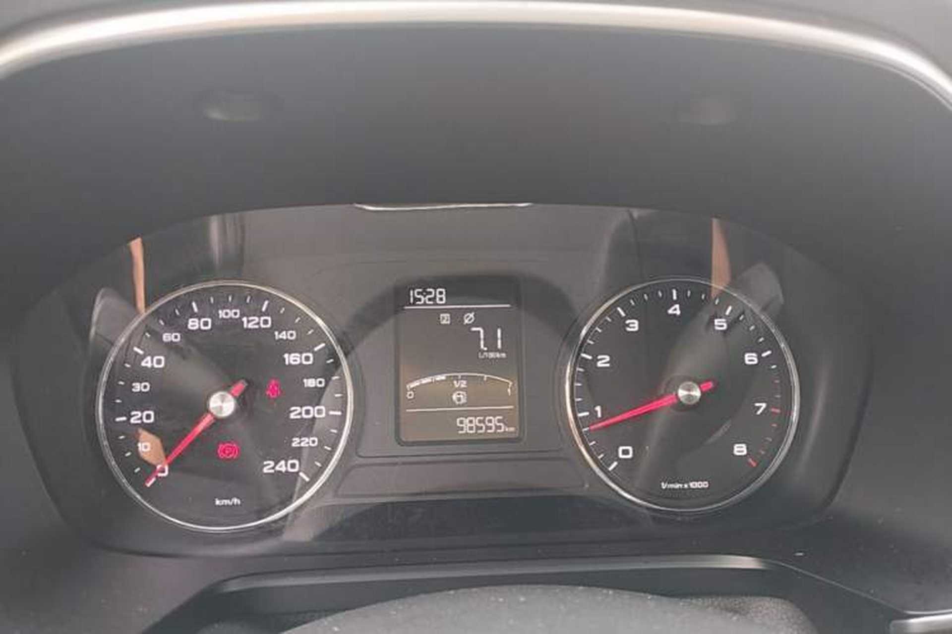 Used Roewe RX5 2016 Revised Version 20T Two-Wheel Drive Manual Transmission Luxury Edition Instrument Cluster