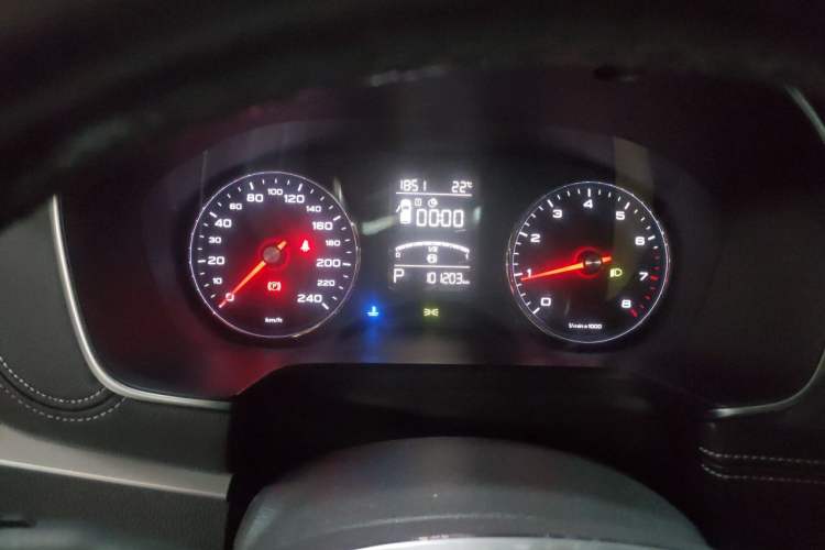 Used Roewe RX5 2016 20T Two-Wheel Drive Automatic Internet Smart Edition Instrument Cluster