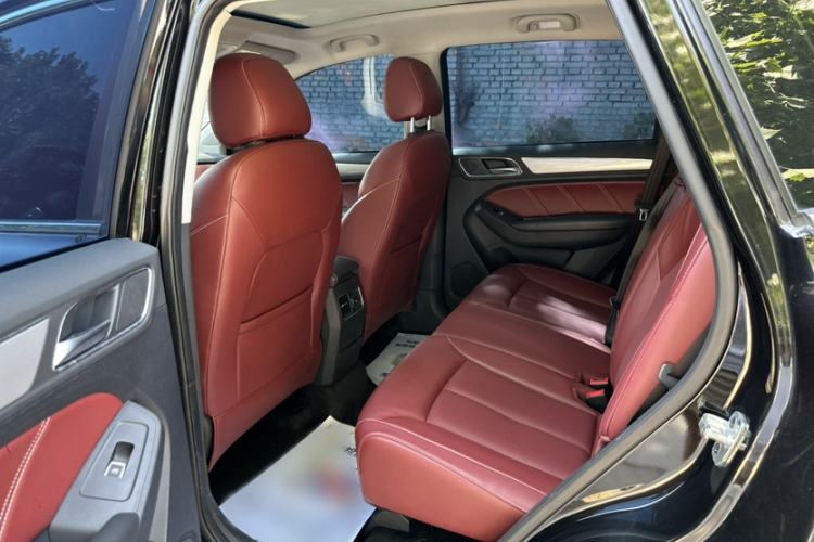 Used Roewe RX5 2016 30T Four-Wheel Drive Automatic Internet Smart Luxury Edition Interior 2