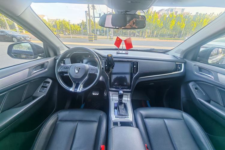 Used Roewe RX5 2016 30T Two-Wheel Drive Automatic Internet Smart Edition Interior 3