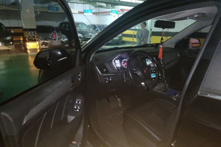 Used Roewe RX5 2016 20T Two-Wheel Drive Automatic Internet Smart Edition Interior 3