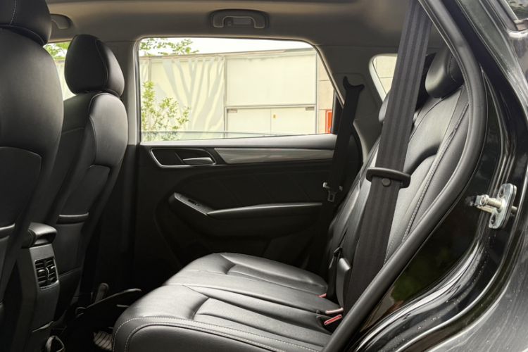 Used Roewe RX5 2016 20T Two-Wheel Drive Automatic Flagship Edition Interior 6