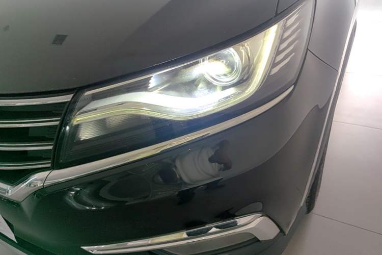 Used Roewe RX5 2016 20T Two-Wheel Drive Automatic Internet Smart Edition Left Front Headlight