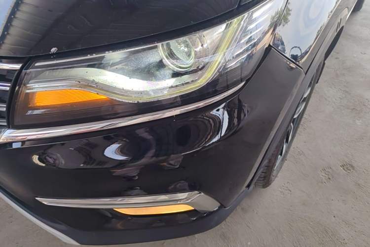 Used Roewe RX5 2016 20T Two-Wheel Drive Automatic Internet Smart Edition Left Front Headlight