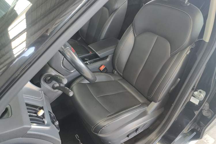 Used Roewe RX5 2016 30T Two-Wheel Drive Automatic Internet Smart Edition Left Front Seat