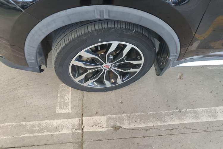 Used Roewe RX5 2016 30T Two-Wheel Drive Automatic Internet Smart Edition Left Front Wheel Hub
