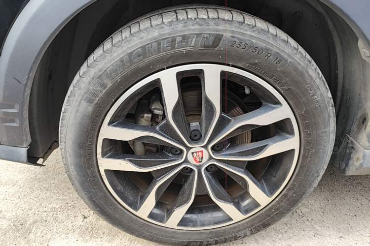 Used Roewe RX5 2016 20T Two-Wheel Drive Automatic Internet Smart Edition Left Front Wheel Hub