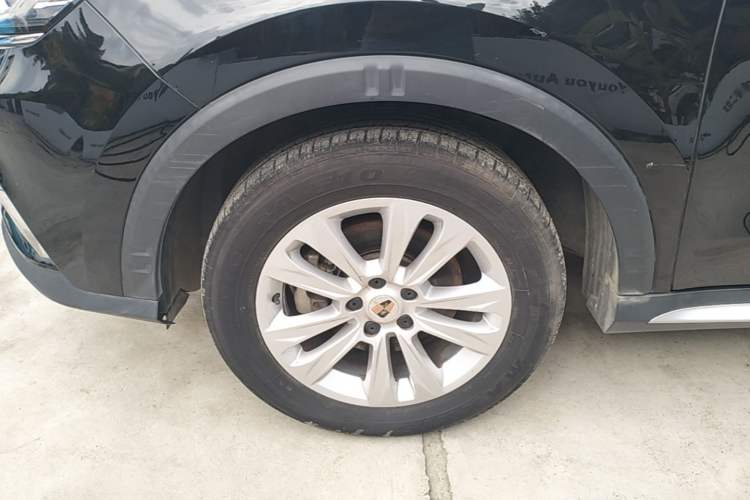 Used Roewe RX5 2016 Revised Version 20T Two-Wheel Drive Manual Transmission Luxury Edition Left Front Wheel Hub