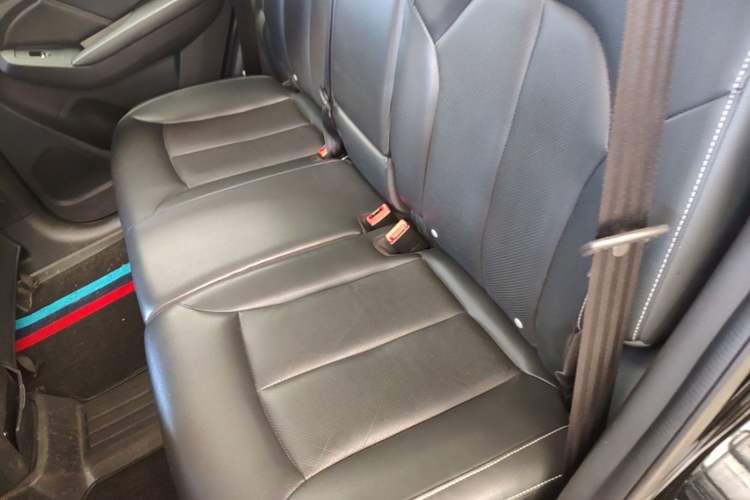 Used Roewe RX5 2016 30T Two-Wheel Drive Automatic Internet Smart Edition Left Rear Seat