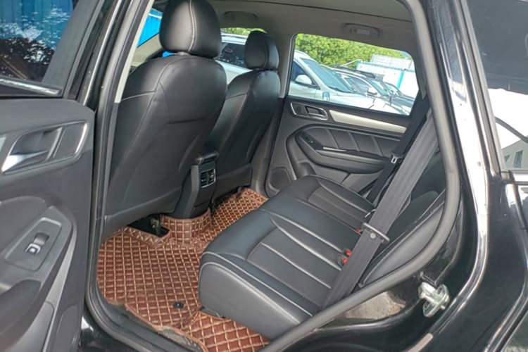 Used Roewe RX5 2016 20T Two-Wheel Drive Manual Flagship Edition Left Rear Seat