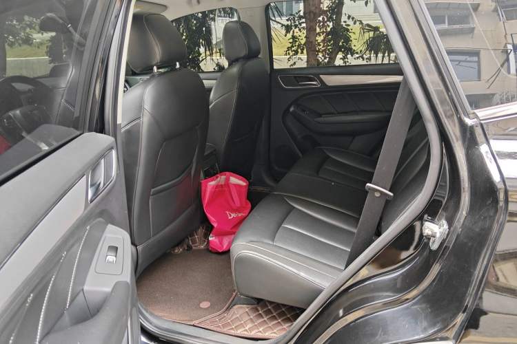 Used Roewe RX5 2016 20T Two-Wheel Drive Automatic Internet Smart Edition Left Rear Seat