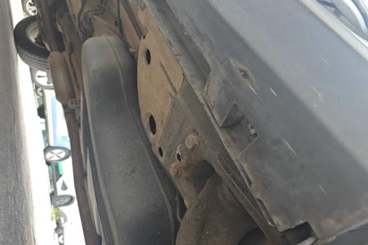 Used Roewe RX5 2016 20T Two-Wheel Drive Automatic Flagship Edition Left Side Sill