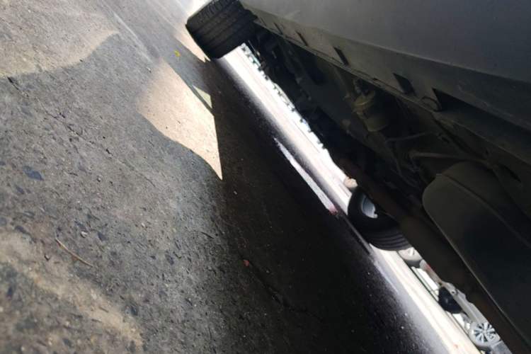 Used Roewe RX5 2016 20T Two-Wheel Drive Automatic Internet Smart Edition Left Side Sill
