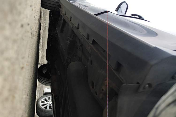 Used Roewe RX5 2016 20T Two-Wheel Drive Automatic Internet Smart Edition Left Side Sill