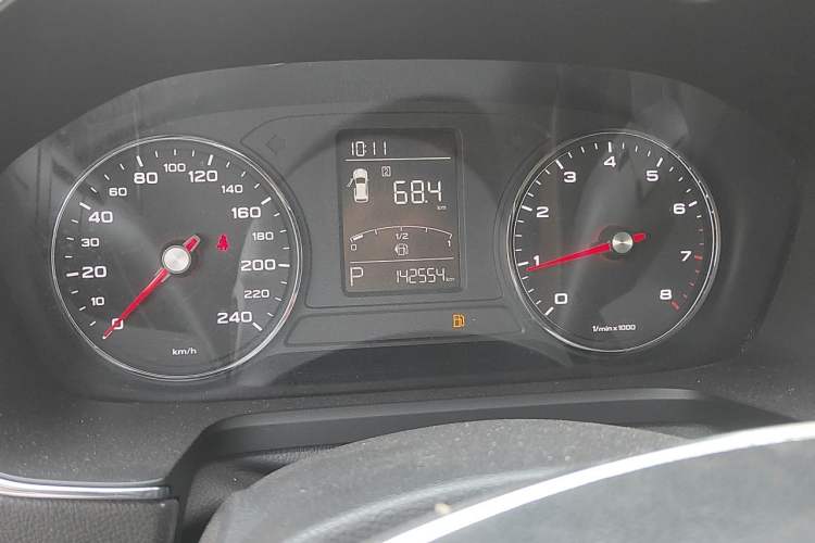 Used Roewe RX5 2016 20T Two-Wheel Drive Automatic Flagship Edition Odometer Close Up
