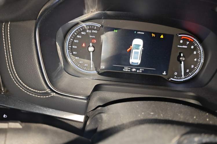 Used Roewe RX5 2016 30T Two-Wheel Drive Automatic Internet Smart Edition Odometer Close Up