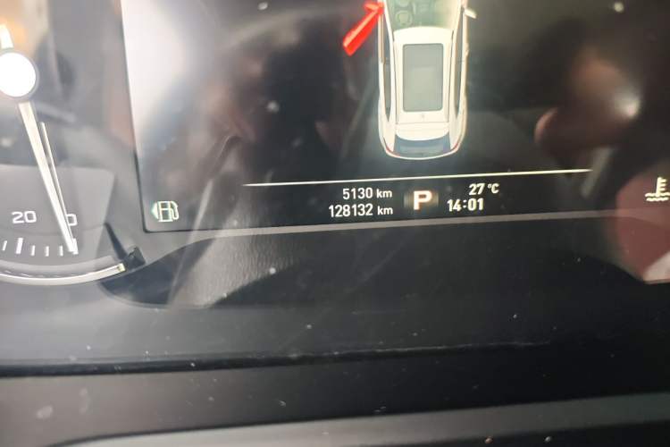 Used Roewe RX5 2016 30T Four-Wheel Drive Automatic Internet Smart Luxury Edition Odometer Close Up